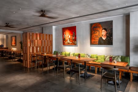 Triple E Hotel